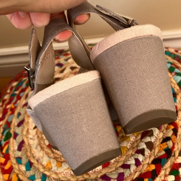 NWOT Vionic Trixie Light Gray Peep-Toe Slingback Shoes - Picture 4 of 8